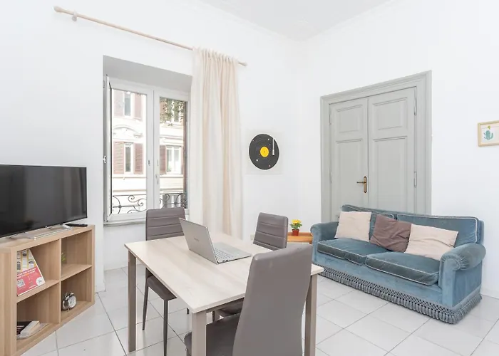 Leisure & Business In Prati San Pietro Valadier Apartment Rome