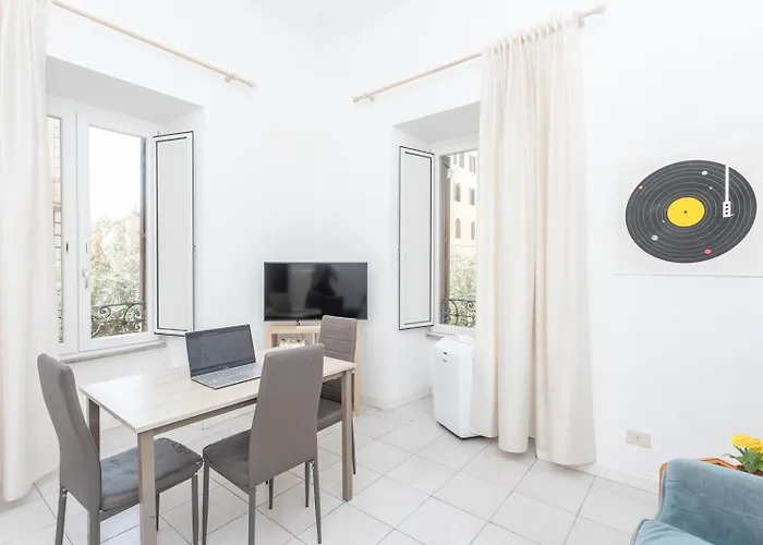 Leisure & Business In Prati San Pietro Valadier Apartment *
